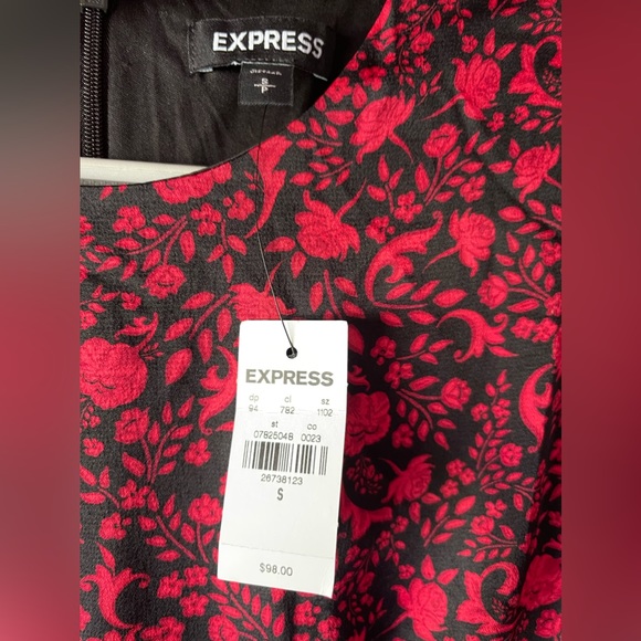NWT Express Black & Red Floral Long Sleeve Dress Floral Ruched Sleeve Midi XL - Picture 5 of 5